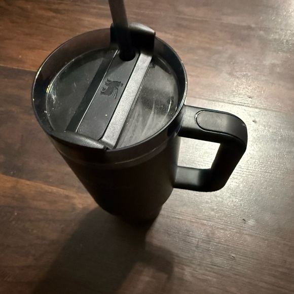 Stanley Matte Black Quencher Tumbler - Picture 2 of 3